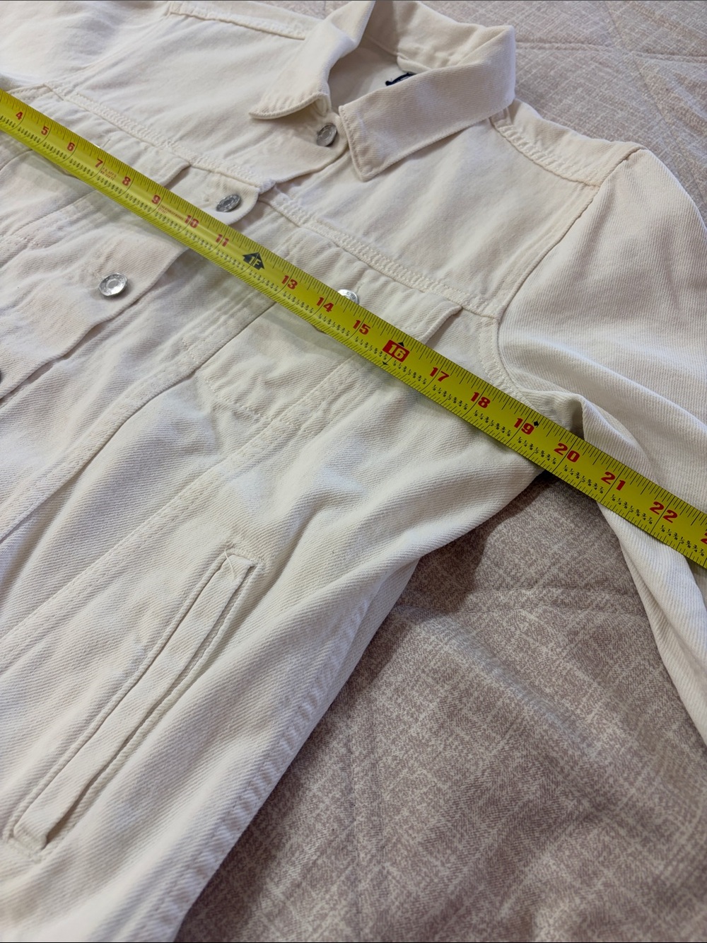 GAP Cream Button-Front Denim Jacket - Picture 3 of 5